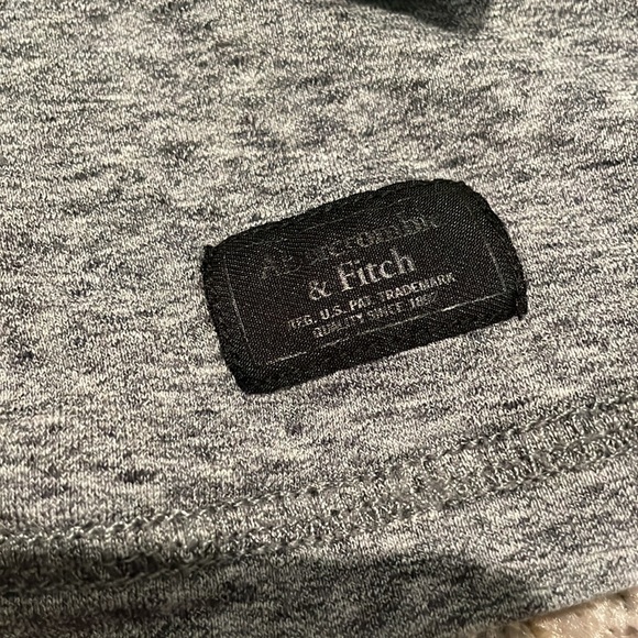 Abercrombie & Fitch Men’s Long Sleeve Shirt Henley style zip up - Picture 3 of 5